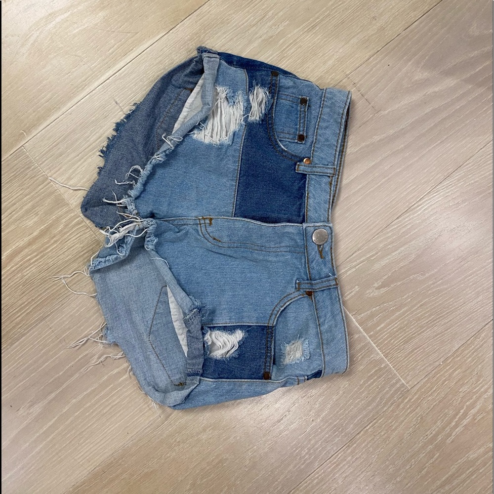 Super cute vintage jean shorts